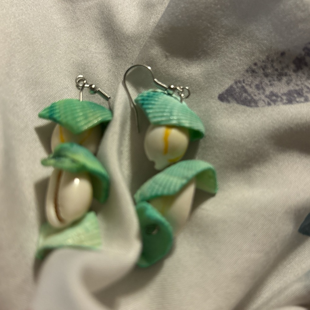 Seashell earrings